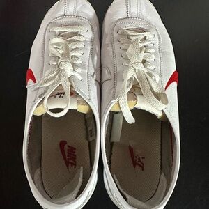 Nike Men's White and Red Cortez Sneakers sz 10